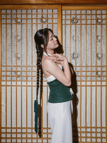 The Dahee Linen Blend Top